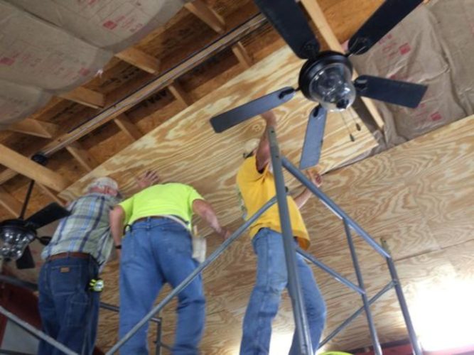 700x525-092019-scaffold-workers