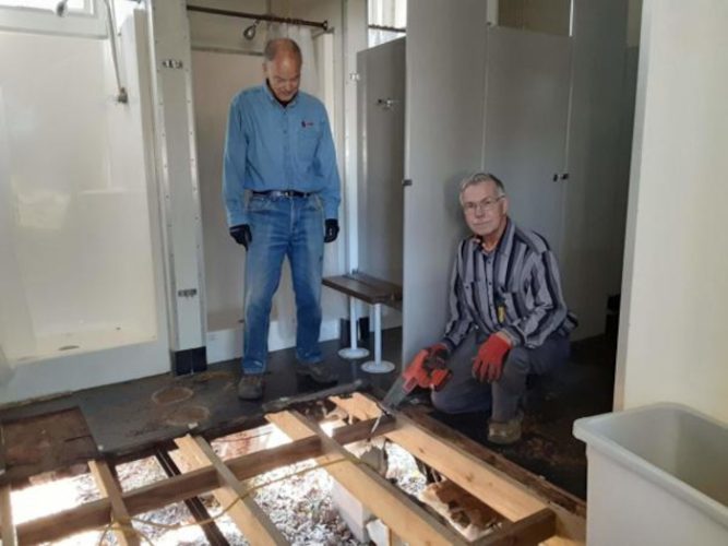 700x525-102020-guys-hole-in-floor